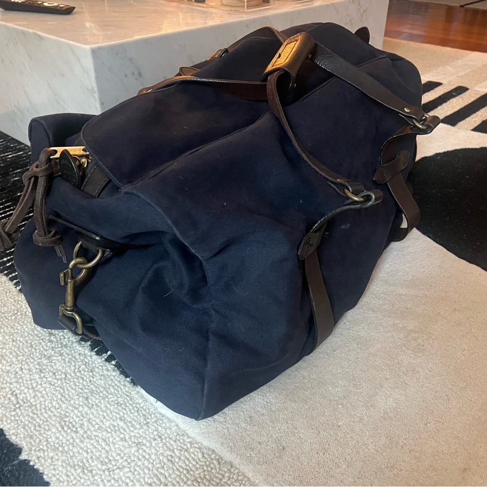 Filson medium twill duffle bag